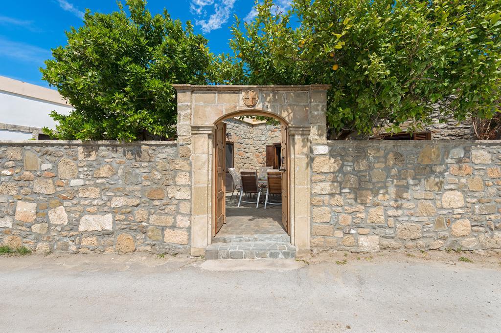 Villa Claudia In لاردوس المظهر الخارجي الصورة